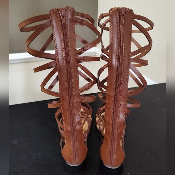 Fergalicious Graceful gladiator sandals - Picture 2 of 9